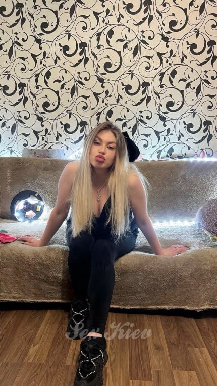 Проститутка Киева ЛЮБЛЮ В ПОПОЧКУ